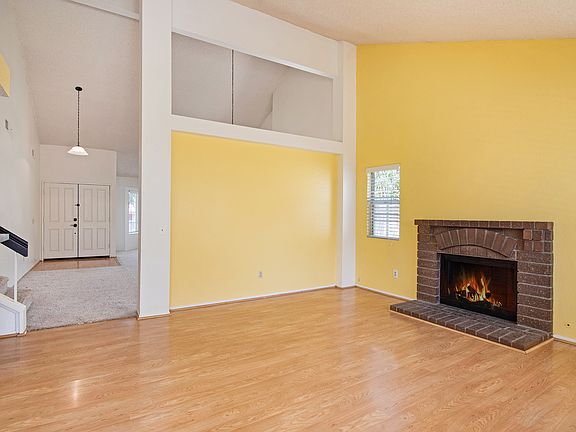 4th image of 2185 Wembley Ln