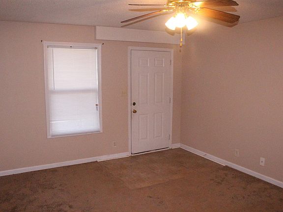 2nd image of 2812 Cobalt Dr APT E