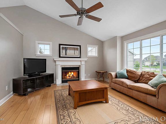 3rd image of 8961 Amethyst Dr