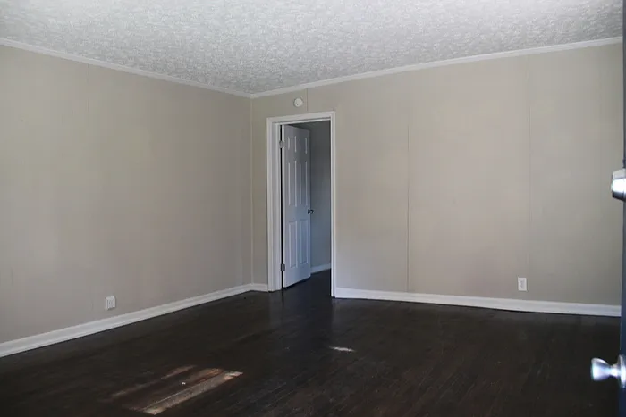 1200 Chester Ave #A — Photo 6