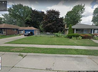 21821 Elmwood Ave, Eastpointe, MI 48021