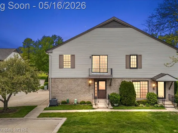 35164 N Bay Cir, Harrison Township, MI 48045