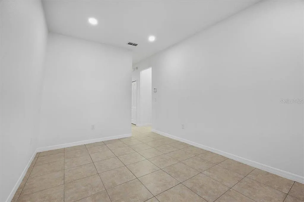 3 bed, 2.5 bath, 1699 sqft, $2,250 — Photo 3