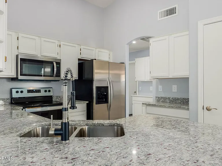 109 W Helena Dr — Photo 12