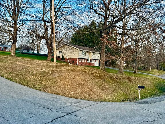 2nd image of 353 Starbuck Rd