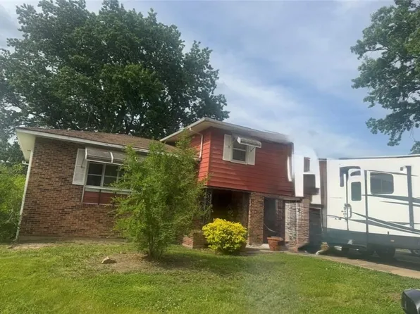 1020 Sunset Strip St, Excelsior Springs, MO 64024