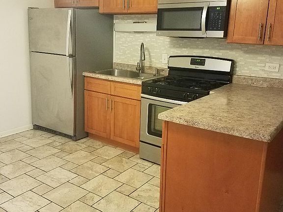 5th image of 1646 Downs Dr APT 3W
