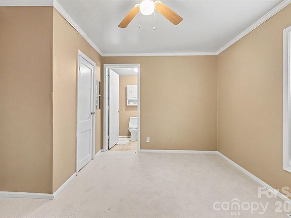 4th image of 207 Morris St