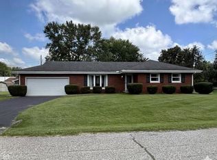 8136 E Hoover Dr, Seymour, IN 47274