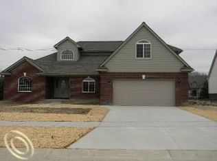 2035 Cattail Cir, Rochester Hills, MI 48309