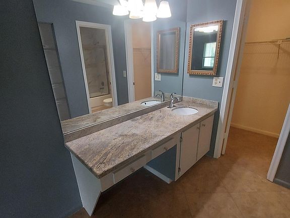 3rd image of 1241 NW 18th Ave APT 202