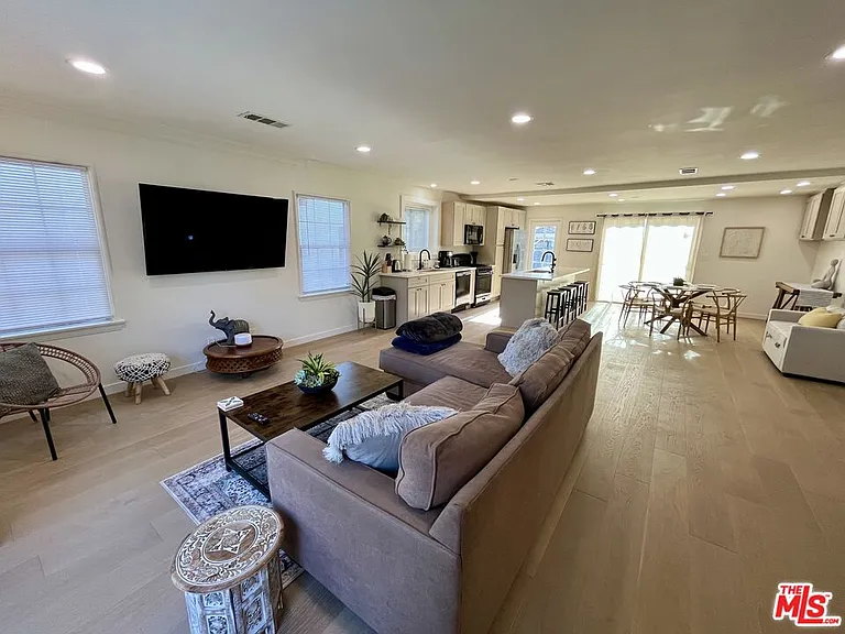 1825 Stearns Dr — Photo 29