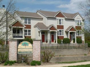 1663 Apple Tree Ln, West Chicago, IL 60185