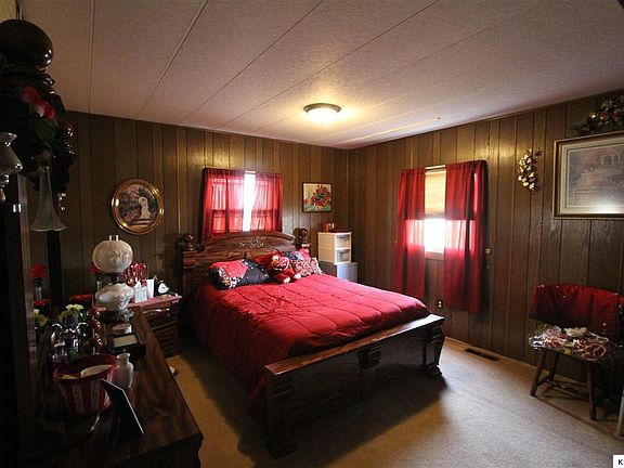 4th image of 222 Plum St