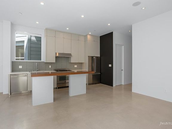 5th image of 3507 23rd St #1