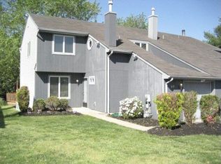 37 Dickenson Dr, Sicklerville, NJ 08081