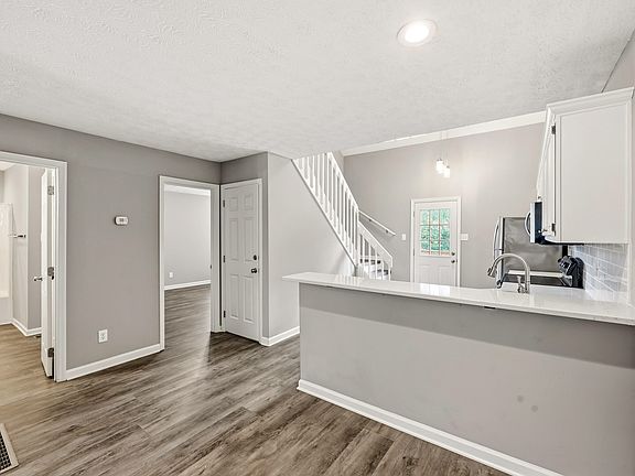 5th image of 4795 Moss Creek Dr