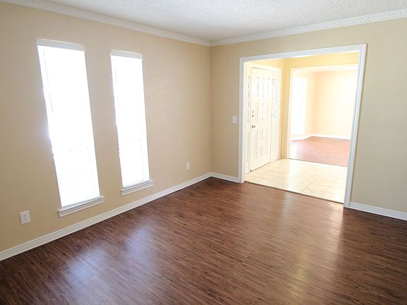 5th image of 2404 Mollimar Dr