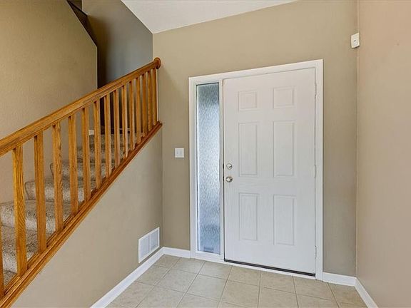 3rd image of 2350 Surrey Dr