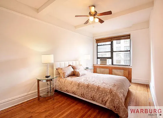 Sold by Warburg | media 10