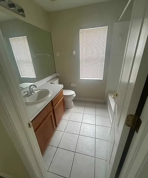 Wrencrest Dr — Photo 5