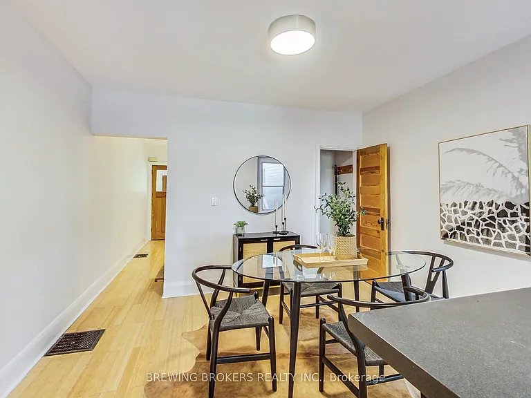 98 Moberly Ave — Photo 9