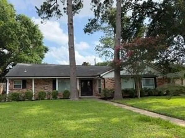 11211 Ash Creek Dr, Houston, TX 77043