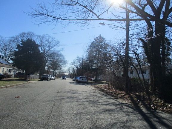 4th image of 93 N 17th St