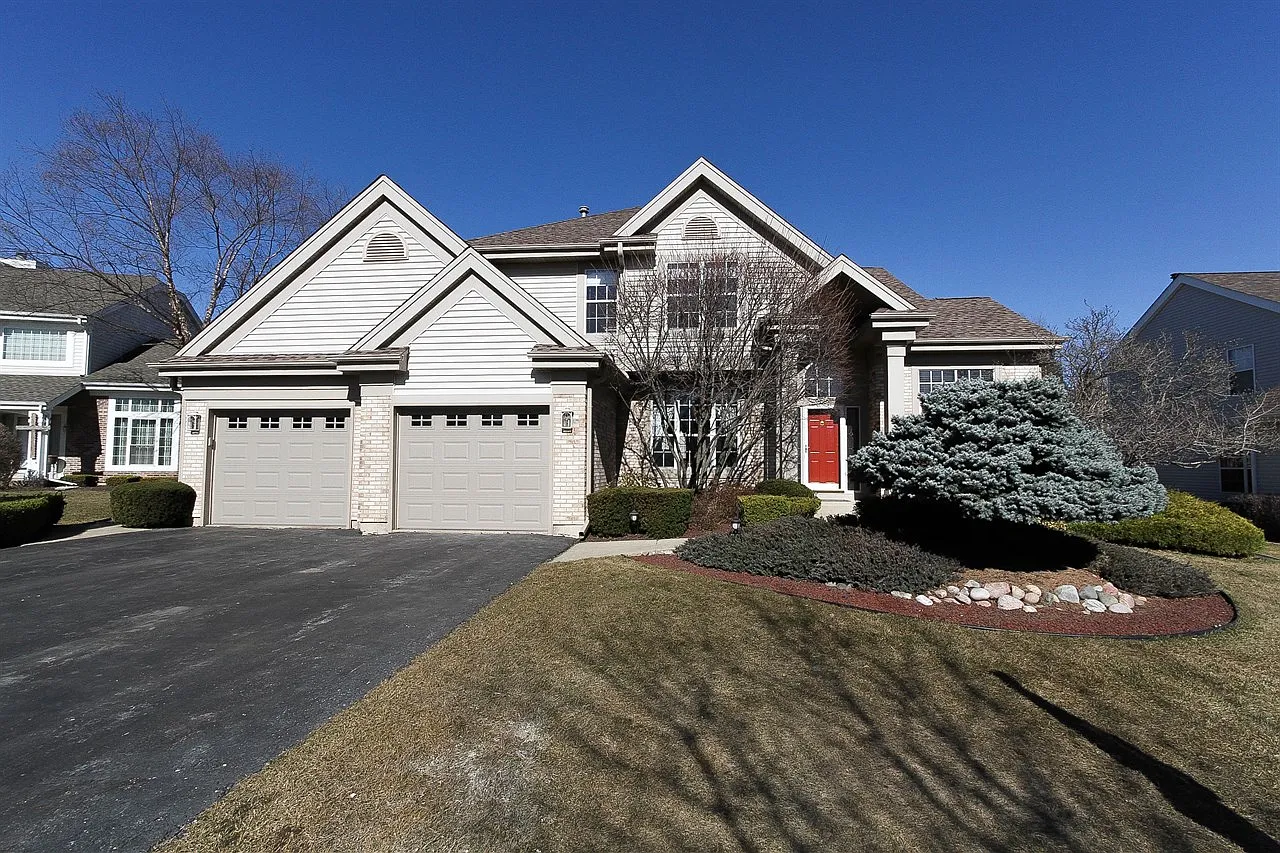 745 Pheasant Ridge Ct photo 1