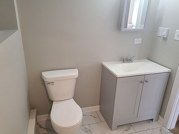 5th image of 5976 S Archer Ave #G