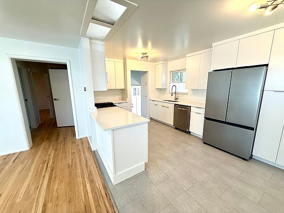 2nd image of 2119 E Sherman Ave #B