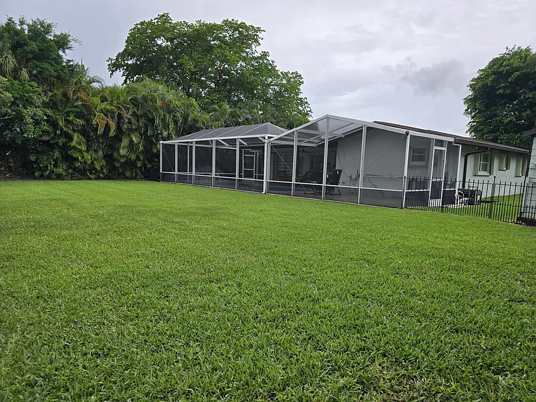 939 Hibiscus Dr — Photo 33
