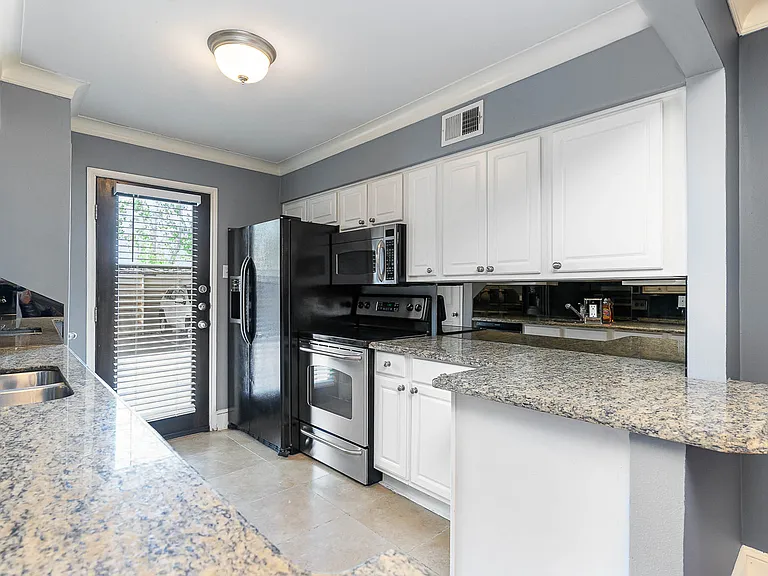 10109 Regal Park Ln #112 — Photo 6