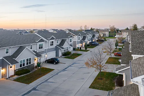 Ledgestone Townhomes Photo 1
