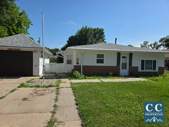 1810 Walnut St, Dakota City, NE 68731