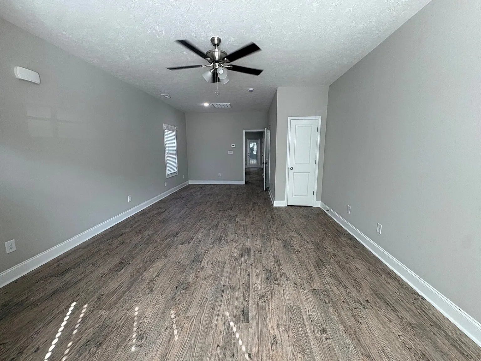 3 bed, 2.5 bath, $1,390 — Photo 4