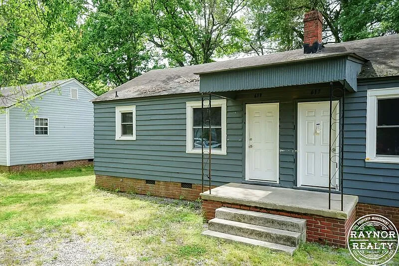 2 bed, 1.0 bath, $700 — Photo 1