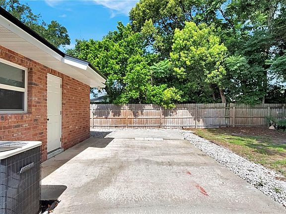 5th image of 1179 Forest Hills Rd