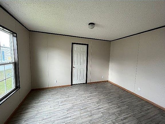 5th image of 341 Allan Susan St