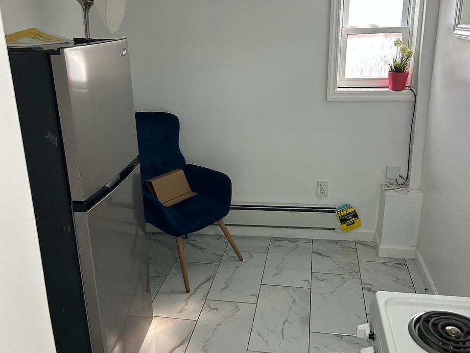 1st image of 2879 Waterbury Ave