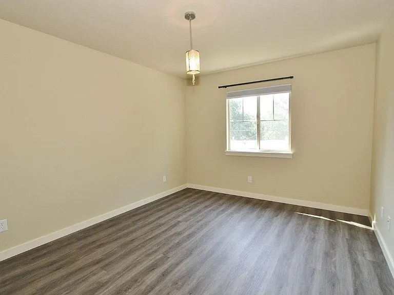 3819 Grover St — Photo 21