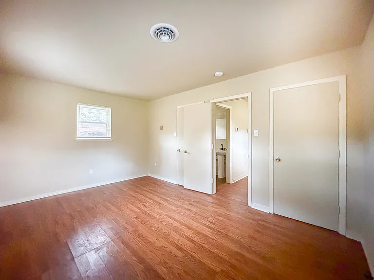 2547 Noel St #2547 — Photo 11