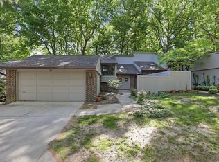 51 Osage Ct, Columbus, IN 47201