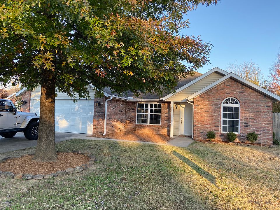 1st image of 838 S Regency Dr