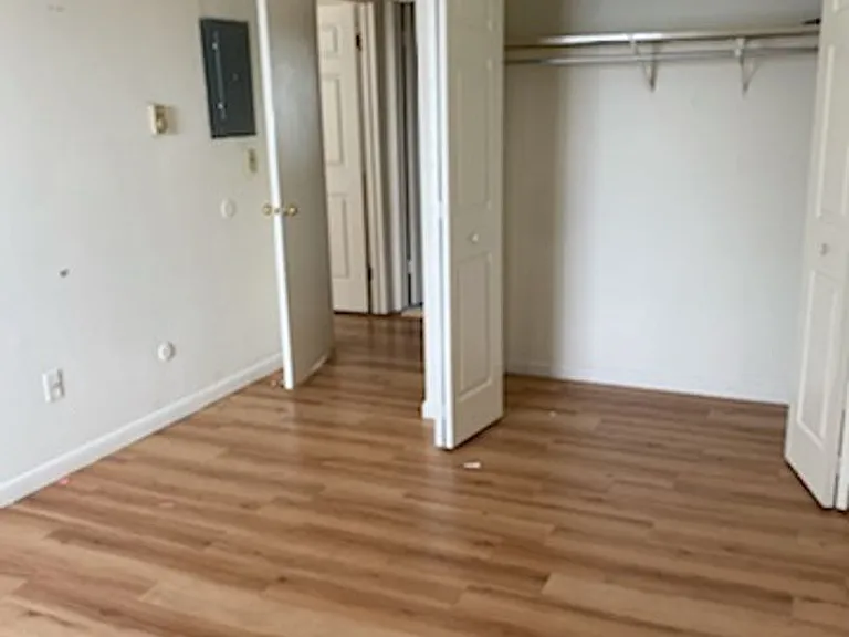 University Park Apartments near Cornell University — Photo 691
