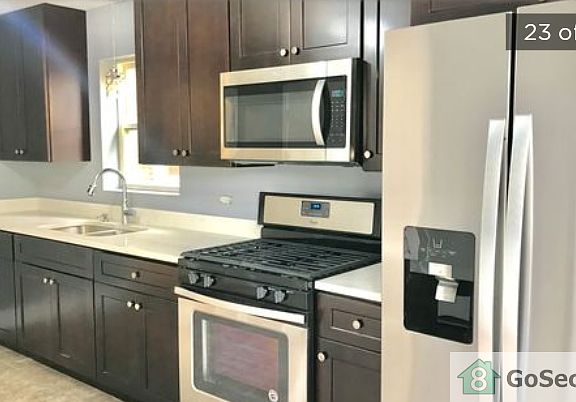4th image of 7338 S Rockwell St #1