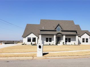 10917 NW 94th St, Yukon, OK 73099