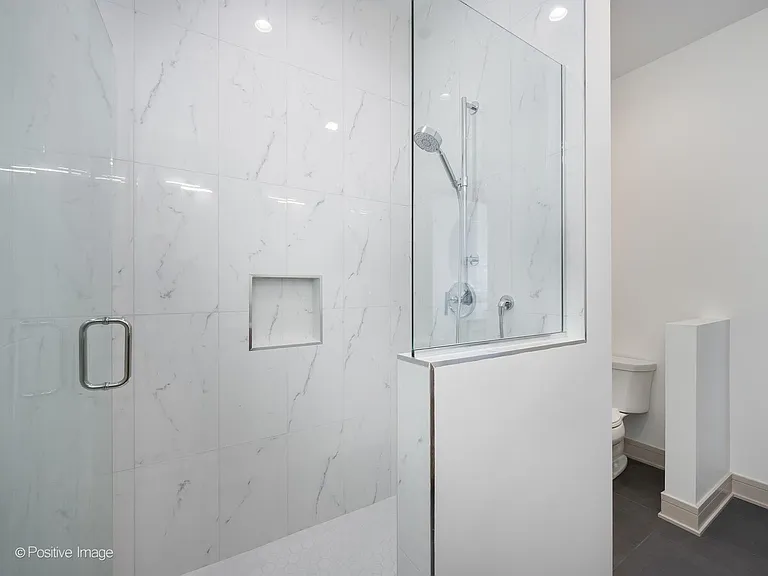 3202 N Racine Ave #306 — Photo 16