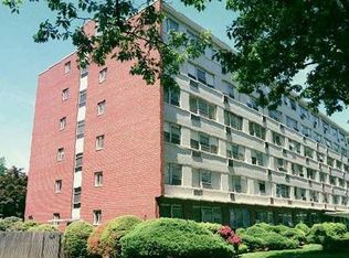 10 Hammond Pond Pkwy APT 308, Newton, MA 02467