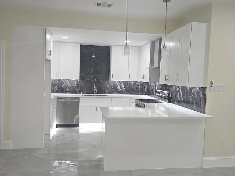 17511 Davenway Dr — Photo 29